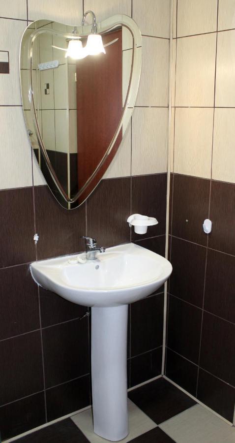Anuta Hotel Breáza Kültér fotó