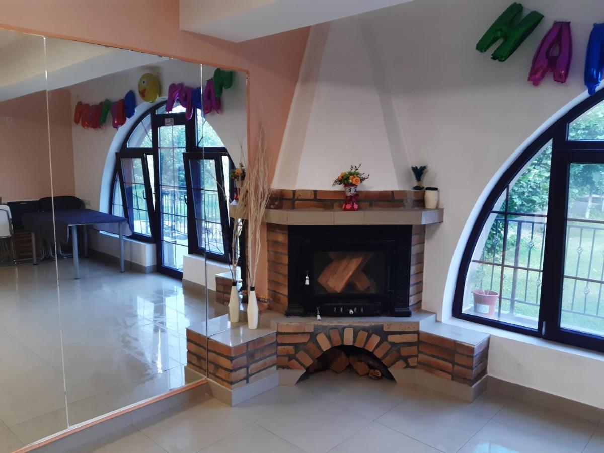 Anuta Hotel Breáza Kültér fotó